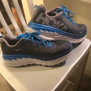 Hoka One One Bondi 5